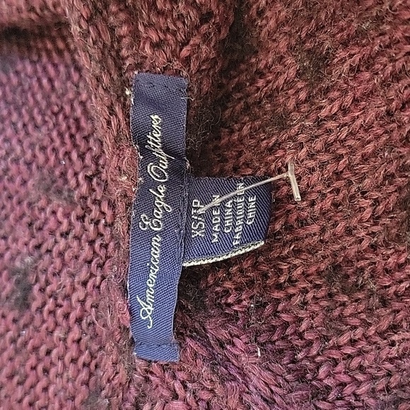 AMERICAN EAGLE OUTFITTERS xs v neck/back high low lengths burgundy sweater - Picture 4 of 4